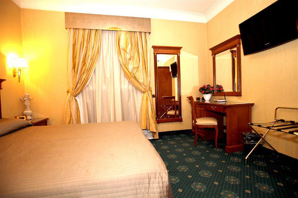 Luxury Rooms H 2000 Roma Pokój zdjęcie